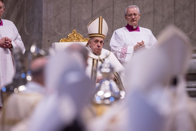 On Holy Thursday, Pope Francis asks priests to weep over their sins