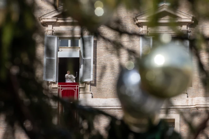 World Leaders Must Broker Christmas Peace, Pope Francis Urges During Angelus