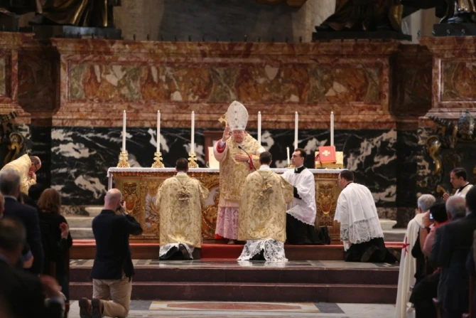 Cardinal Burke to celebrate Traditional Latin Mass in St. Peter’s Basilica