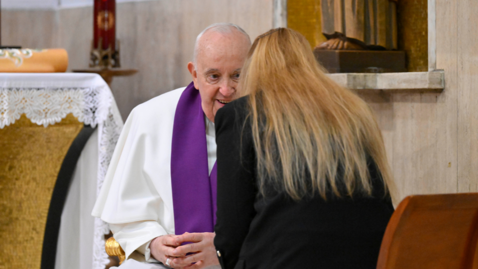 ‘God never tires of forgiving’: Pope Francis hears confessions at Roman parish
