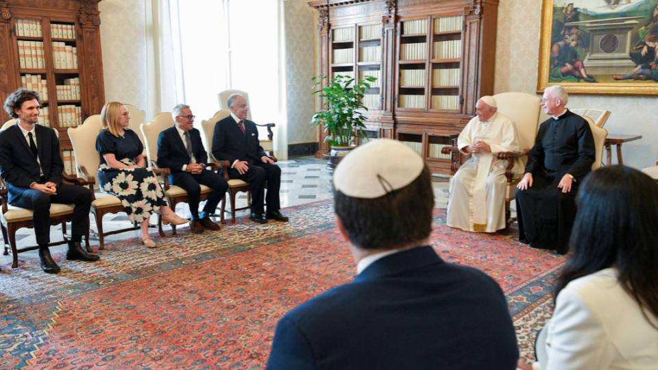 In letter to ‘Jewish brothers and sisters’ Pope Francis laments ‘terrible increase’ in attacks against Jews