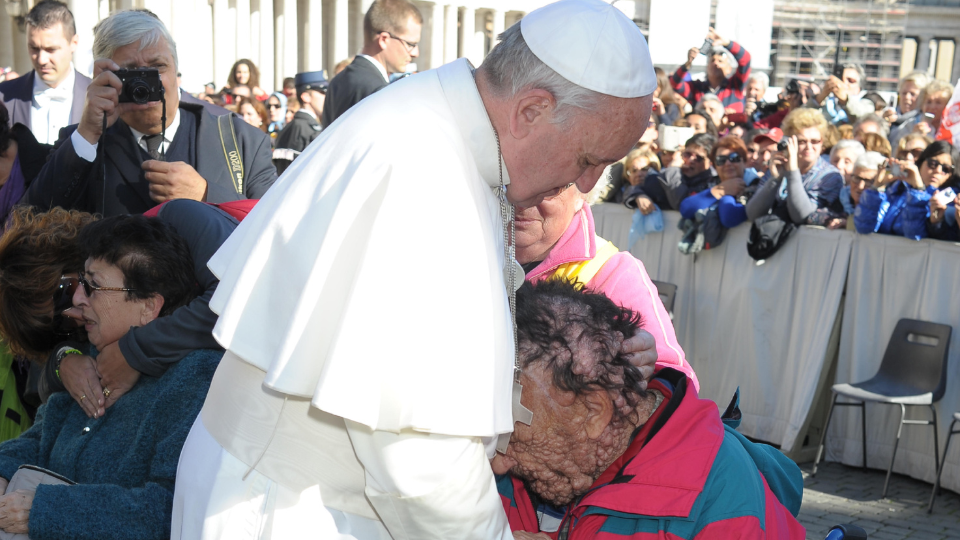 Vinicio, the Ill Man Whose Embrace with Pope Francis Moved the World, Passes Away