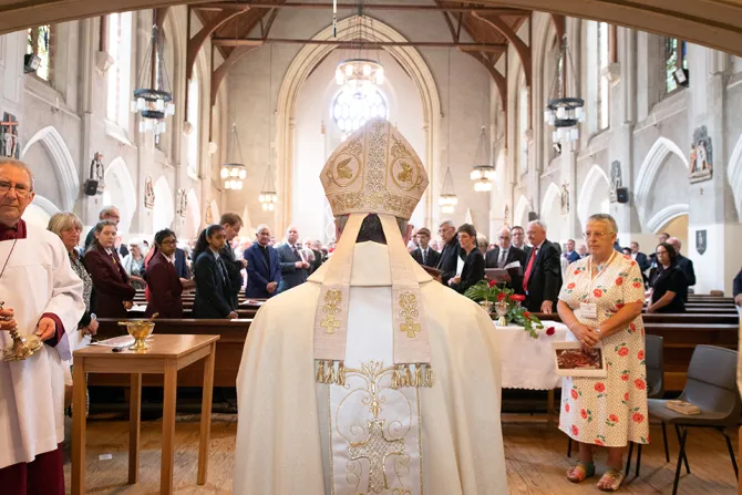 Pope Francis creates new archdiocese in Wales, appoints its first bishop