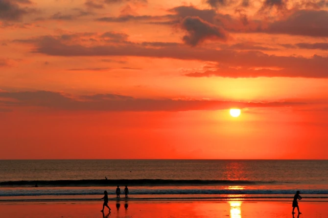 5 ways to sanctify your summer vacation and evangelize