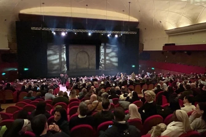 1,600 of Rome’s Poor Attend ‘Bernadette of Lourdes’ Premiere