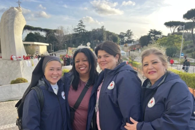 Jubilee Pilgrims Adding Visit to Gemelli Hospital To Pray For Pope Francis
