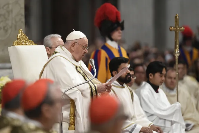 Pope Francis: The Epiphany invites us to adore the Lord and help the poor
