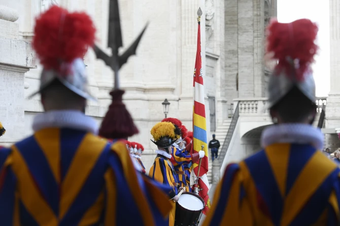 What does the Swiss Guard do while Pope Francis is in the hospital?