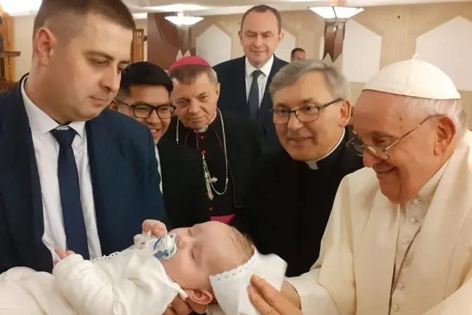 Pope Francis Baptizes Ukrainian Child at the Vatican 