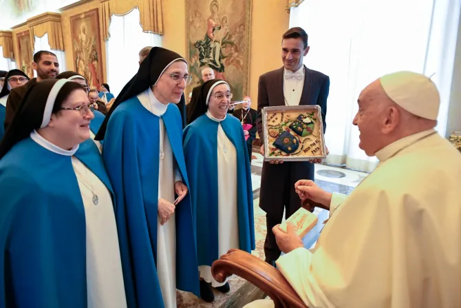Three Lessons that Contemplatives Can Offer the Church, According to Pope Francis