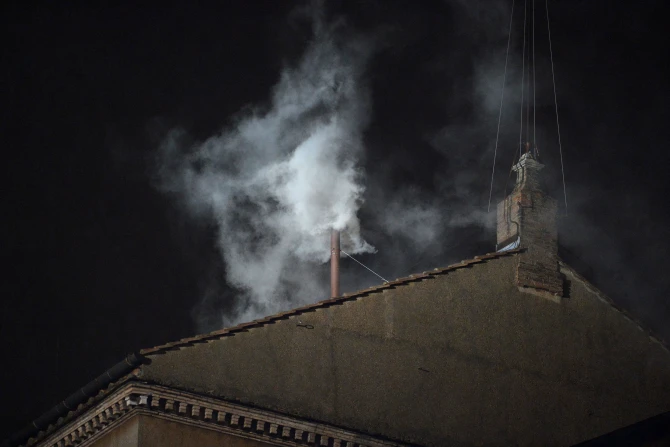 The history behind ‘habemus papam’ and the white smoke that announces a new pope
