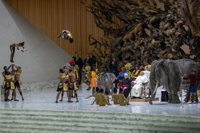 The Elephant That Captivated The Pope And Lived In The Vatican gardens