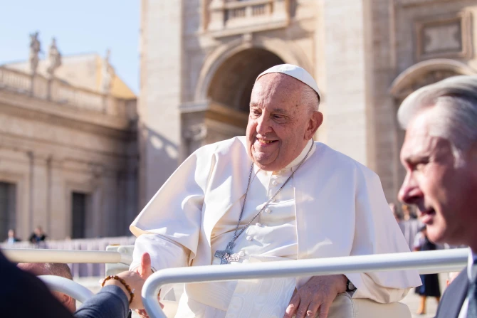 Pope Francis at general audience urges people to pray for Spain flood victims