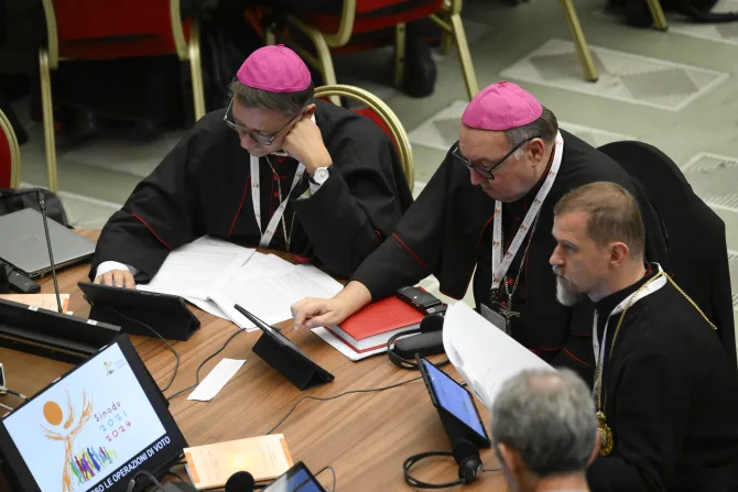 Pope Francis steers delicate course on women, the Church, and the Synod on Synodality 2024