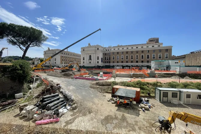 Workers discover human skeleton during Jubilee construction dig in Rome