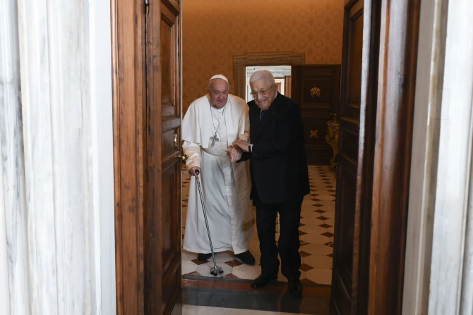 Pope Francis meets Palestinian leader Abbas amid Gaza crisis