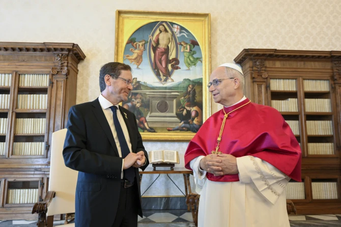 Pope Leo XIV discusses Gaza, 2-state solution with Israeli president