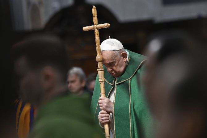 Pope Francis: Return to God’s word rather than social media’s ‘violence of words’