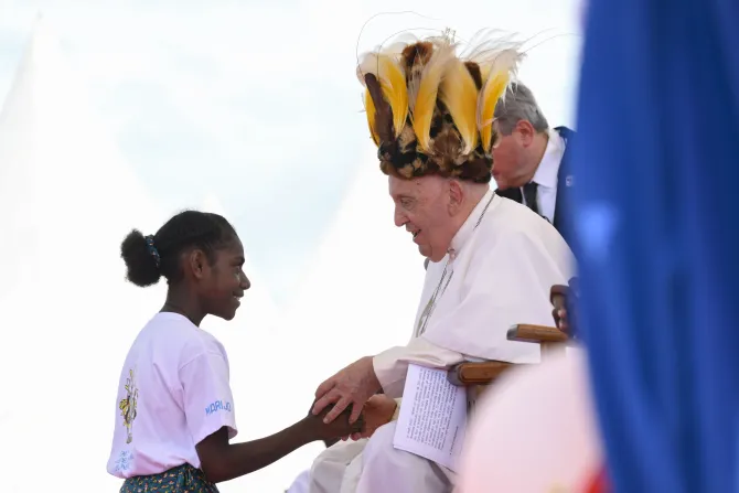 Pope Francis in Papua New Guinea: Put love before superstition, fear