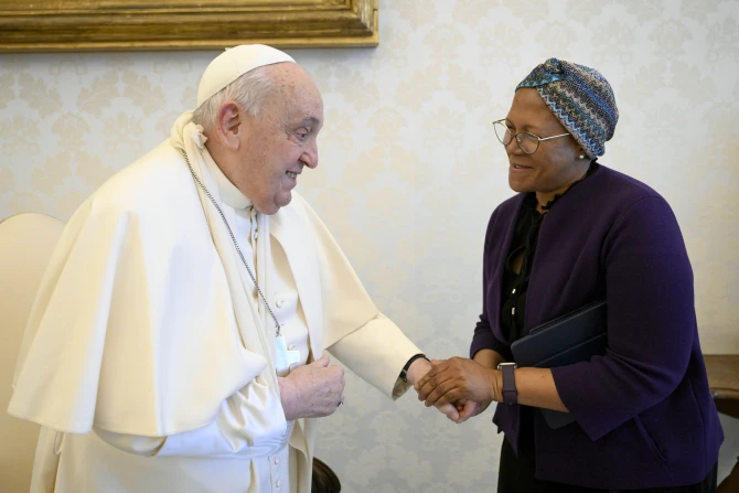 Vatican: Pope Francis Suffers Bruised Arm From Fall