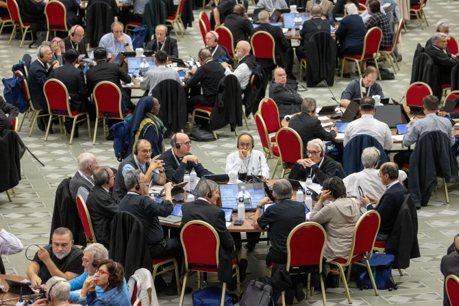 4 German bishops praise Rome synod, criticize German Synodal Way