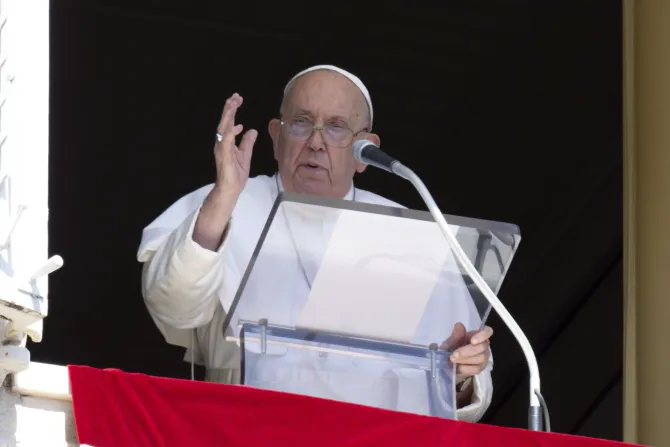 Pope Francis urges release of Hamas hostages, end of conflict in Israel and Palestine