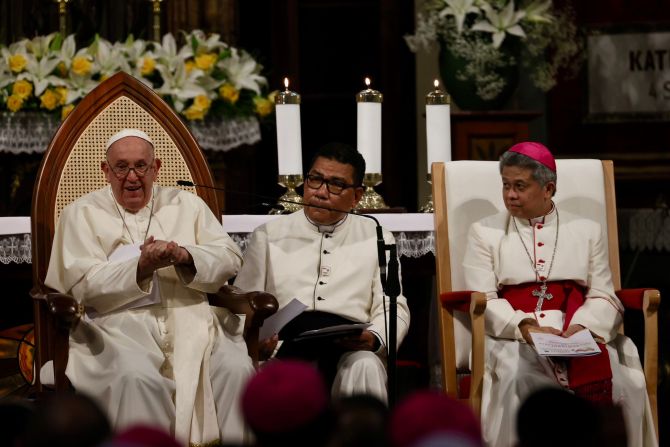 Pope Francis invites Indonesia’s Catholics to share ‘joy of encountering Christ’