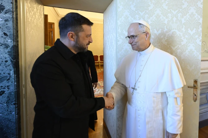 Pope Leo XIV receives Ukrainian president Zelenskyy at Castel Gandolfo